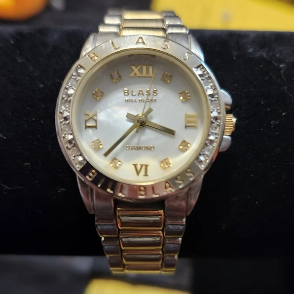 Vintage Bill Blass Womens Diamond and mother of pearl watch - Picture 1 of 11
